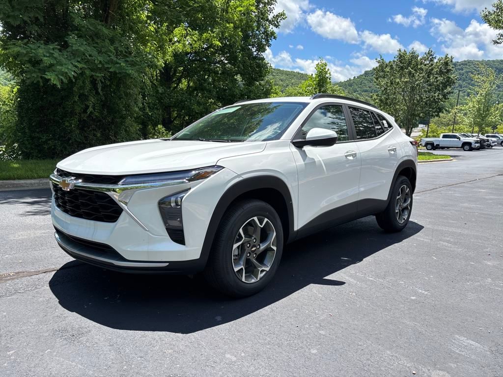 new 2025 Chevrolet Trax car, priced at $24,095