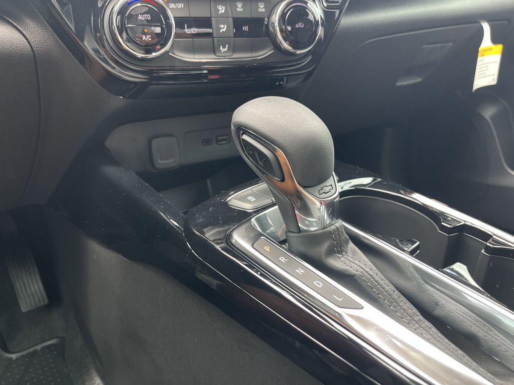 new 2025 Chevrolet Trax car, priced at $22,862