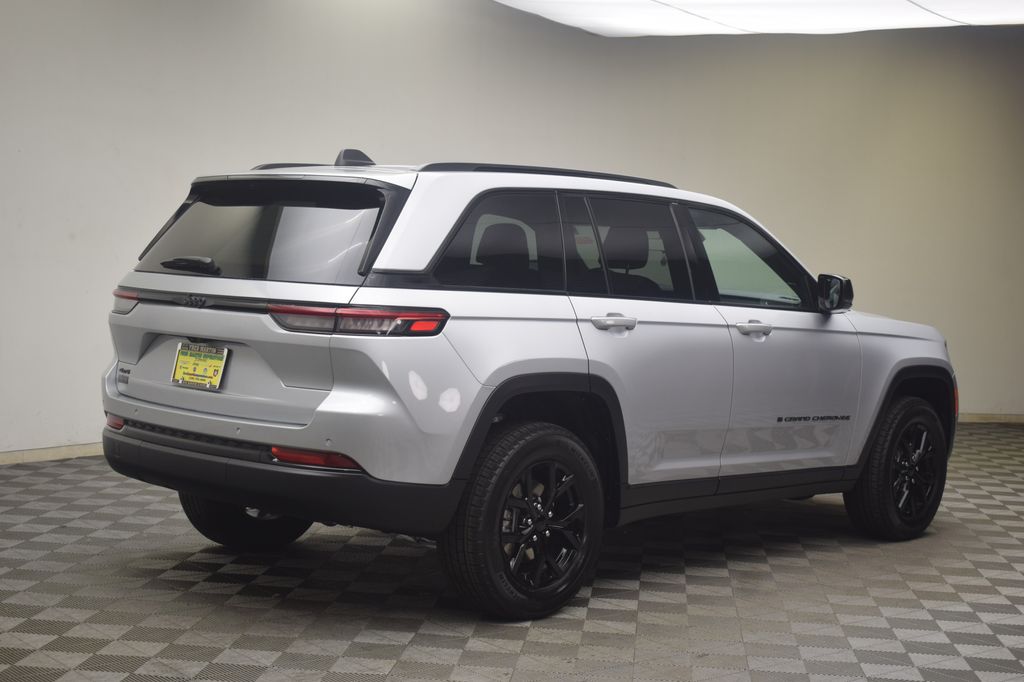 new 2025 Jeep Grand Cherokee car, priced at $37,308