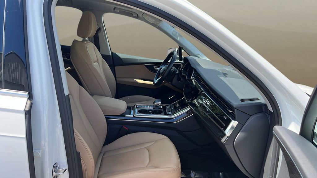 used 2020 Audi Q7 car, priced at $32,300