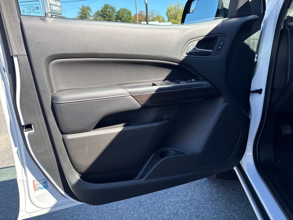 used 2022 GMC Canyon car, priced at $32,900