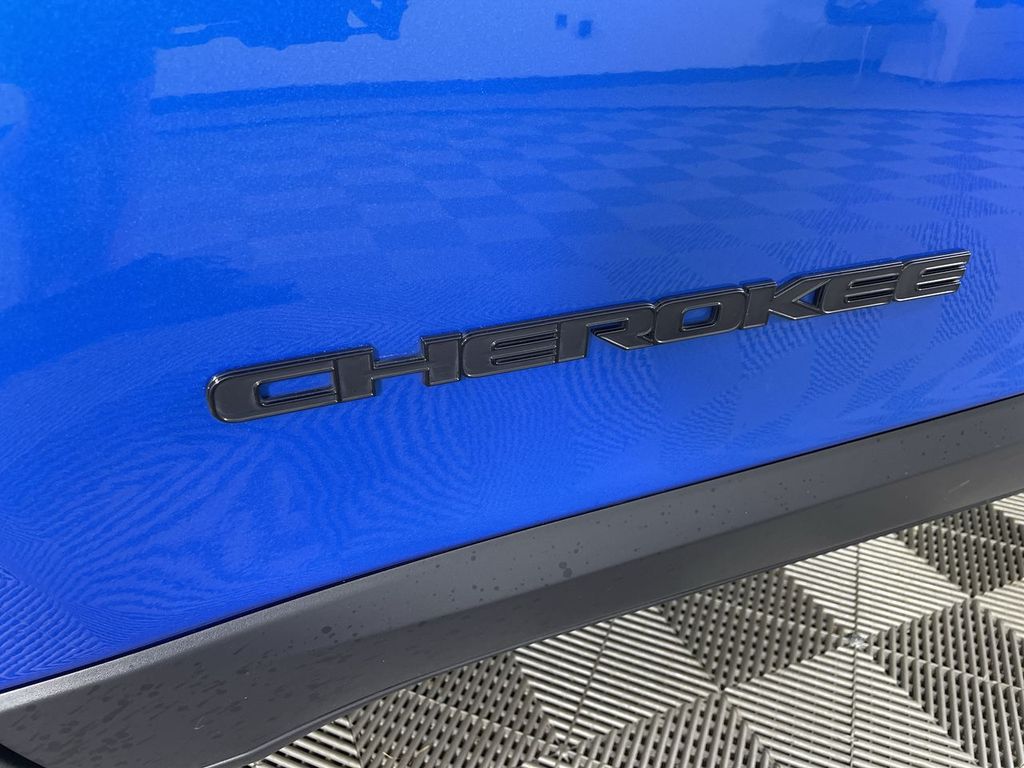 used 2023 Jeep Cherokee car, priced at $20,597