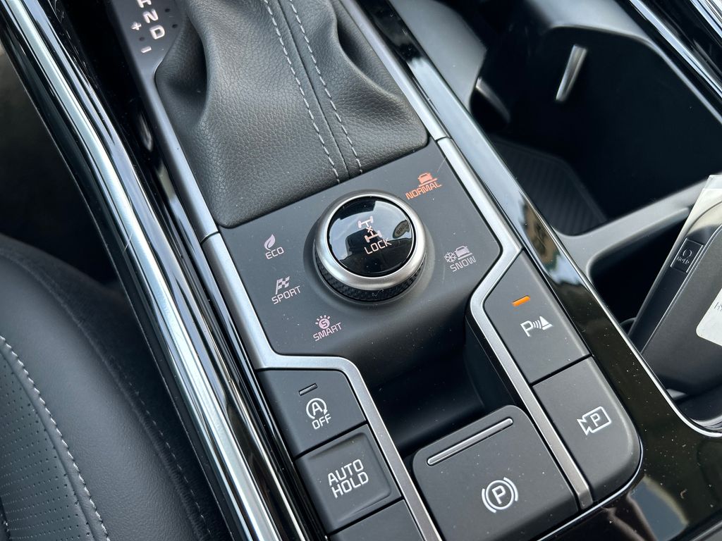 new 2025 Kia Sorento car, priced at $42,663