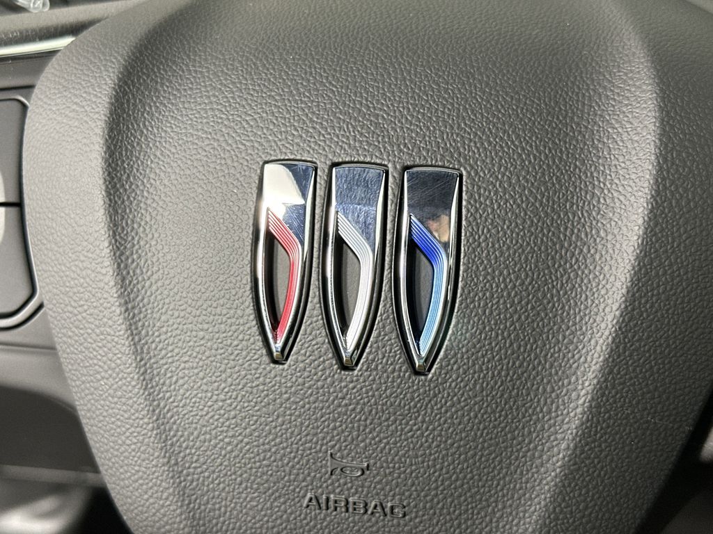 new 2025 Buick Envista car, priced at $29,570