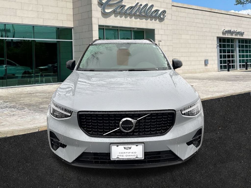 used 2025 Volvo XC40 car, priced at $43,500