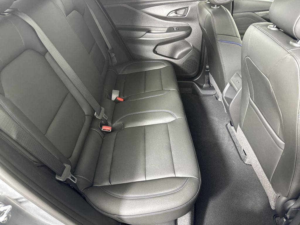new 2025 Buick Envista car, priced at $29,869