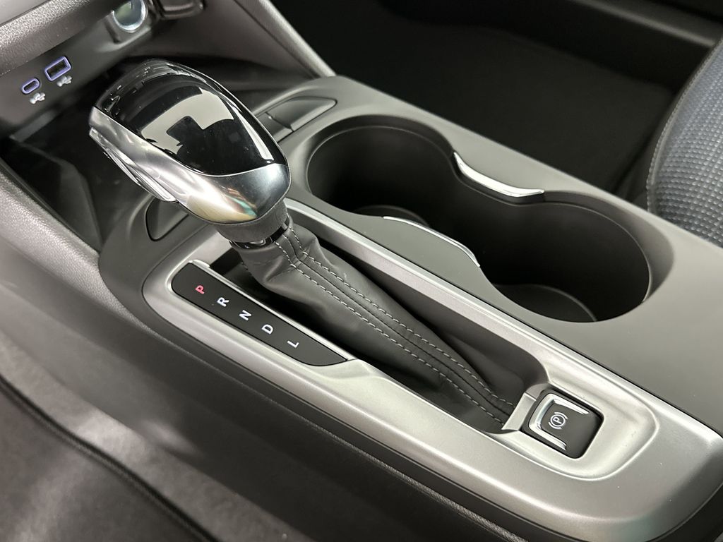 new 2025 Buick Envista car, priced at $27,375