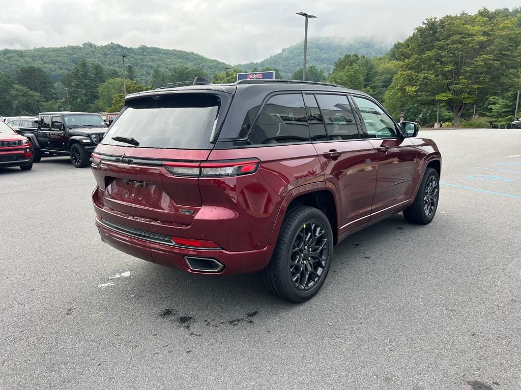 new 2025 Jeep Grand Cherokee car, priced at $65,990