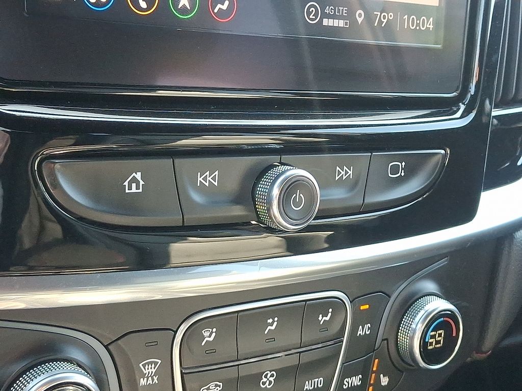 used 2022 Chevrolet Traverse car, priced at $27,895