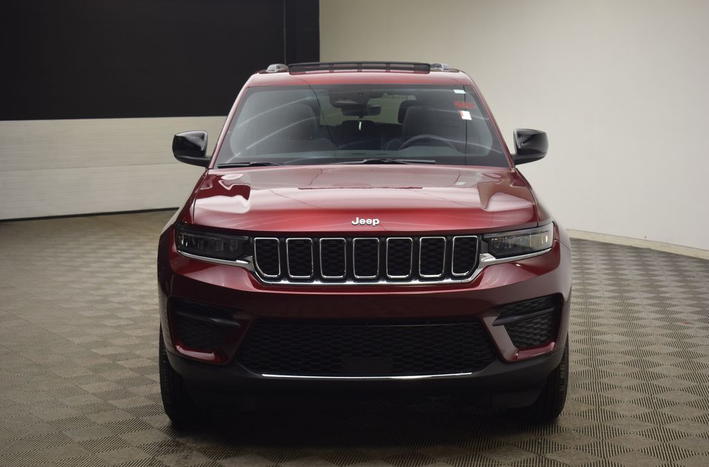 new 2025 Jeep Grand Cherokee car, priced at $40,288