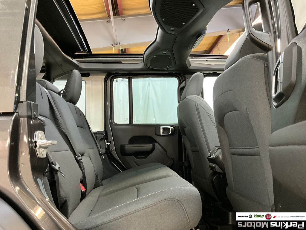 new 2025 Jeep Wrangler car, priced at $59,257