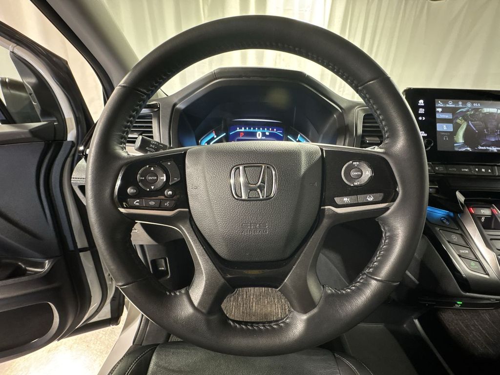 used 2023 Honda Odyssey car, priced at $36,382