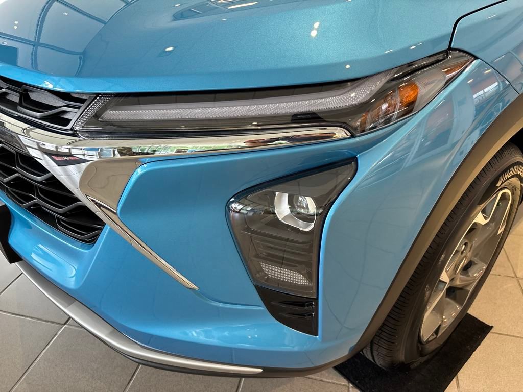 new 2025 Chevrolet Trax car, priced at $25,880