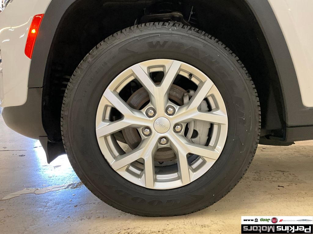 used 2023 Jeep Grand Cherokee car, priced at $30,489