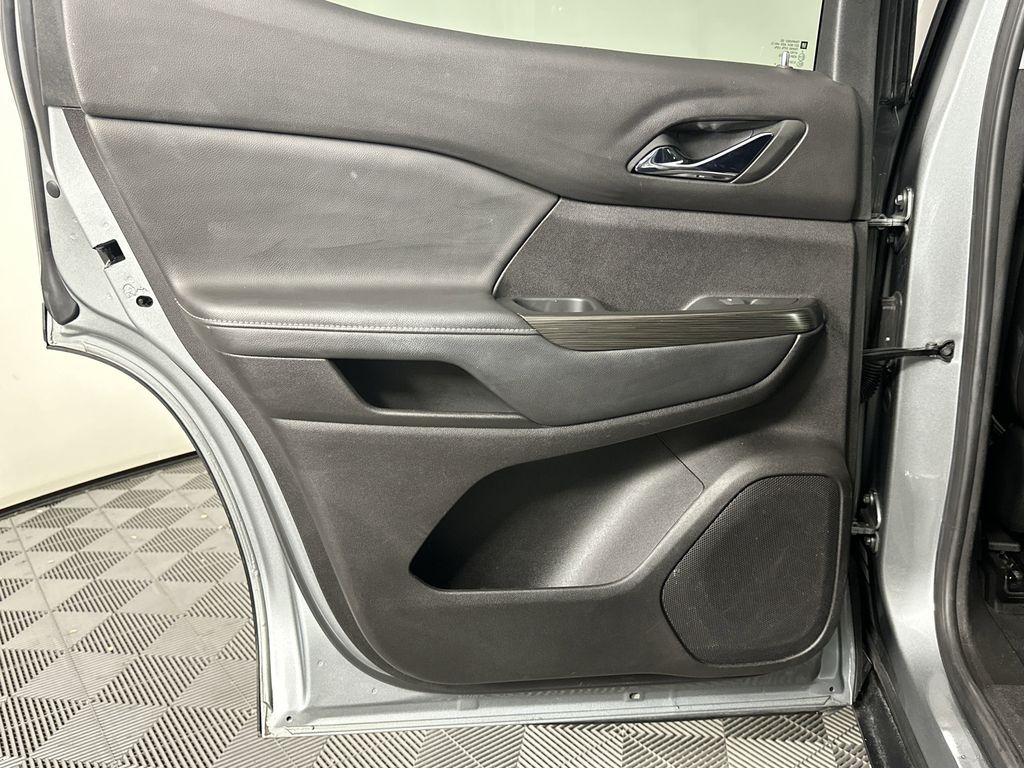 used 2023 GMC Acadia car, priced at $28,363