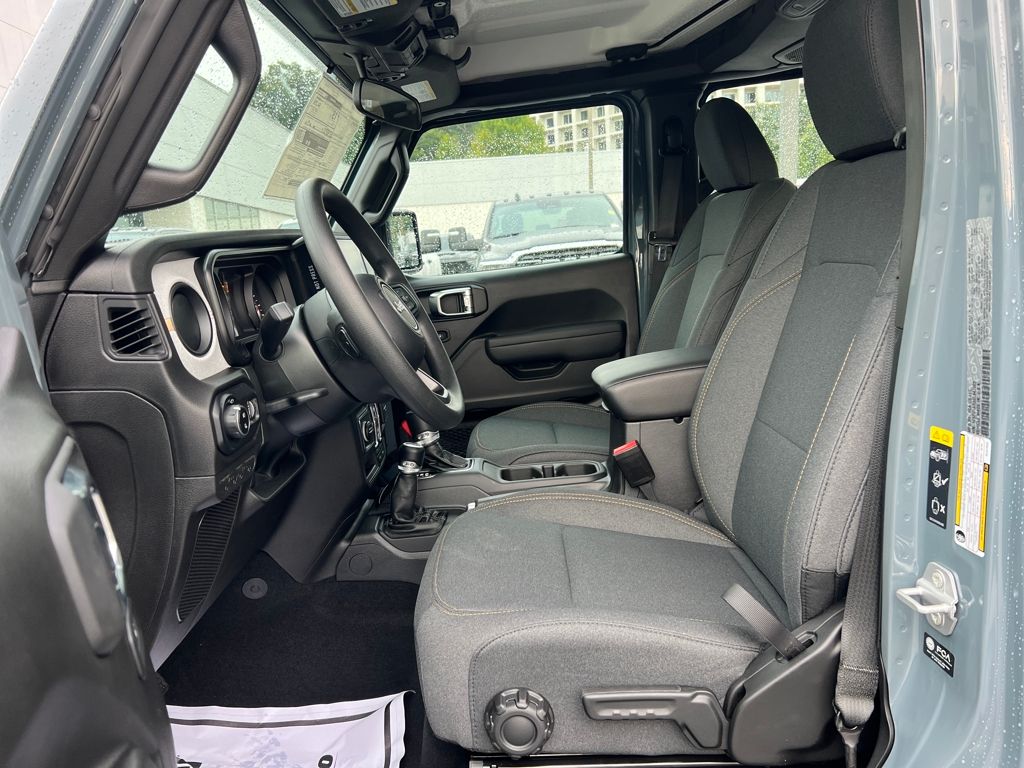 new 2025 Jeep Gladiator car, priced at $41,595