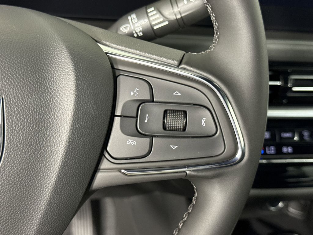 new 2025 Buick Envista car, priced at $31,085