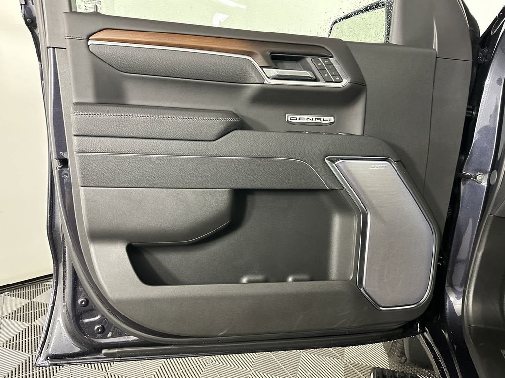 new 2025 GMC Sierra 1500 car, priced at $69,694