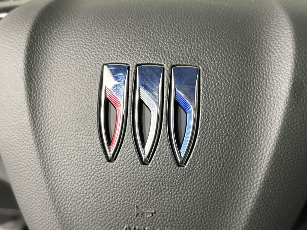 new 2025 Buick Envista car, priced at $29,570