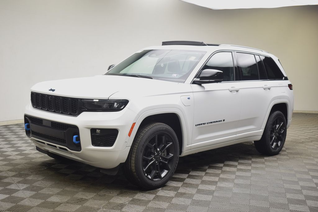 new 2025 Jeep Grand Cherokee car, priced at $55,330