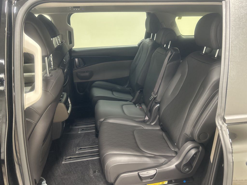 new 2026 Kia Carnival Hybrid car, priced at $41,458