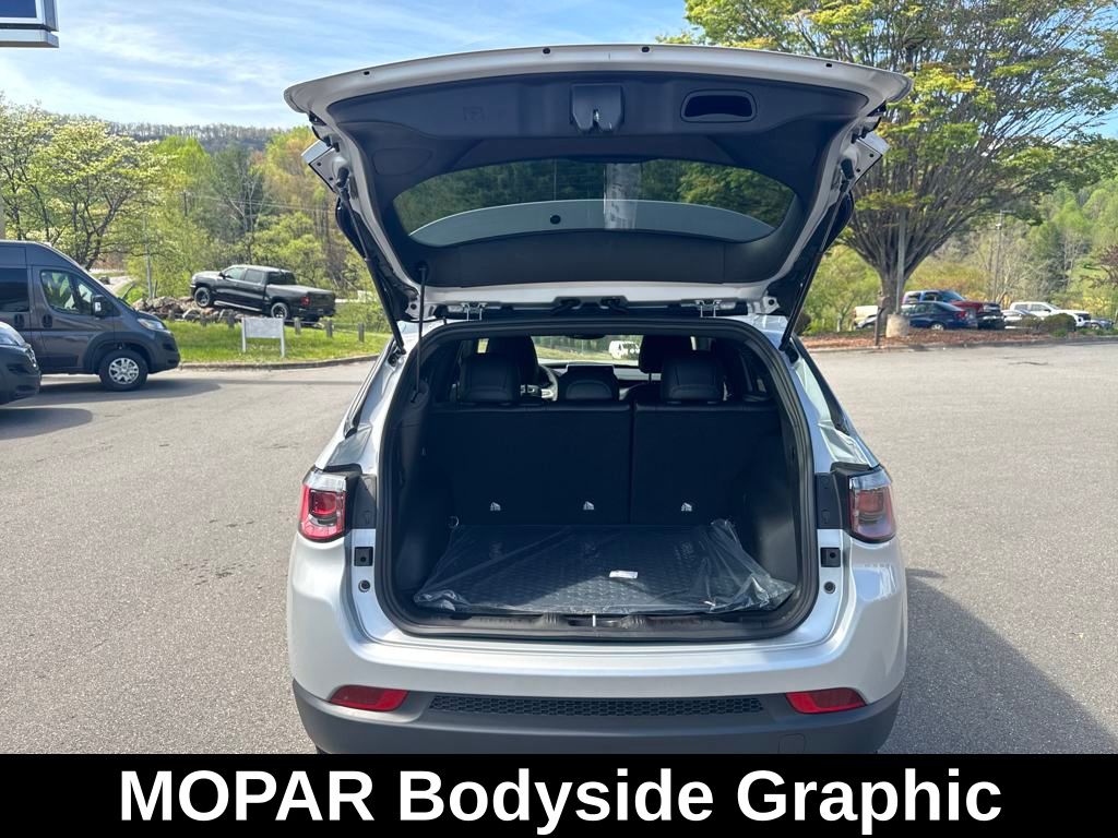new 2025 Jeep Compass car, priced at $28,990