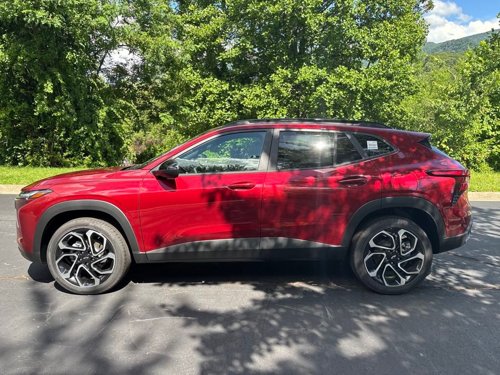 new 2025 Chevrolet Trax car, priced at $26,690
