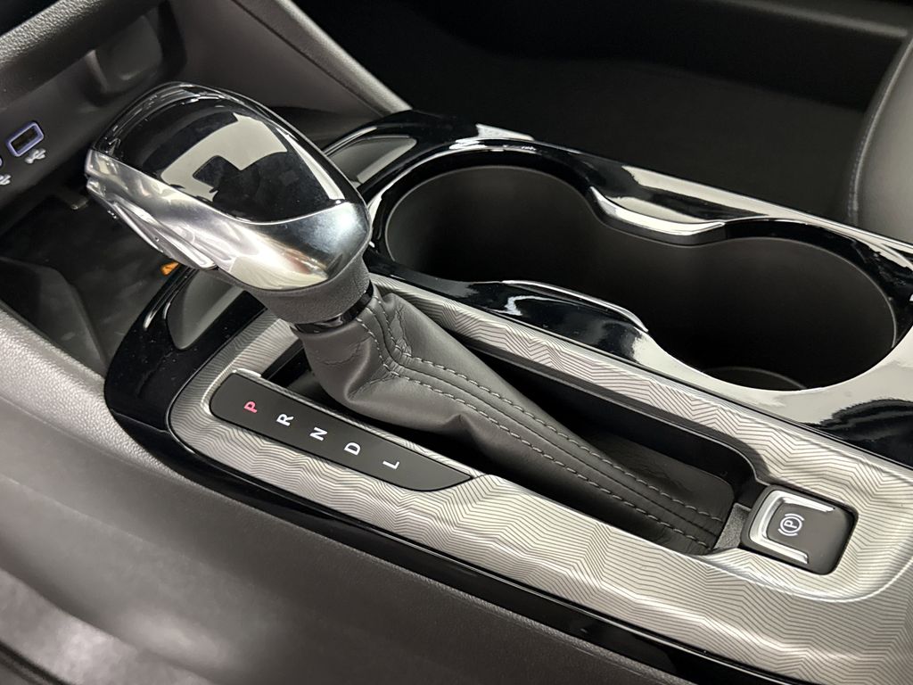 new 2025 Buick Envista car, priced at $29,869