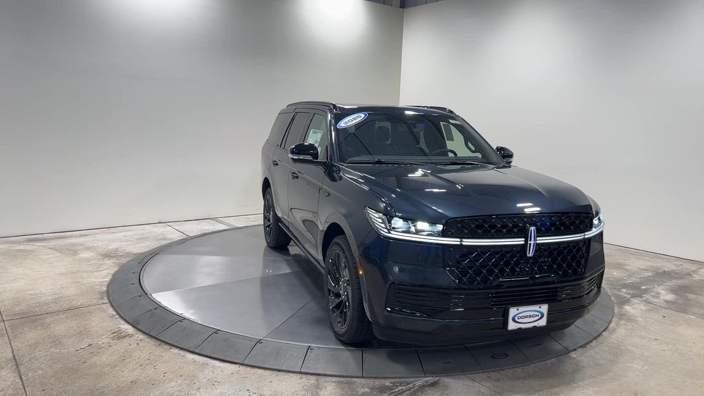 new 2025 Lincoln Navigator car, priced at $106,555