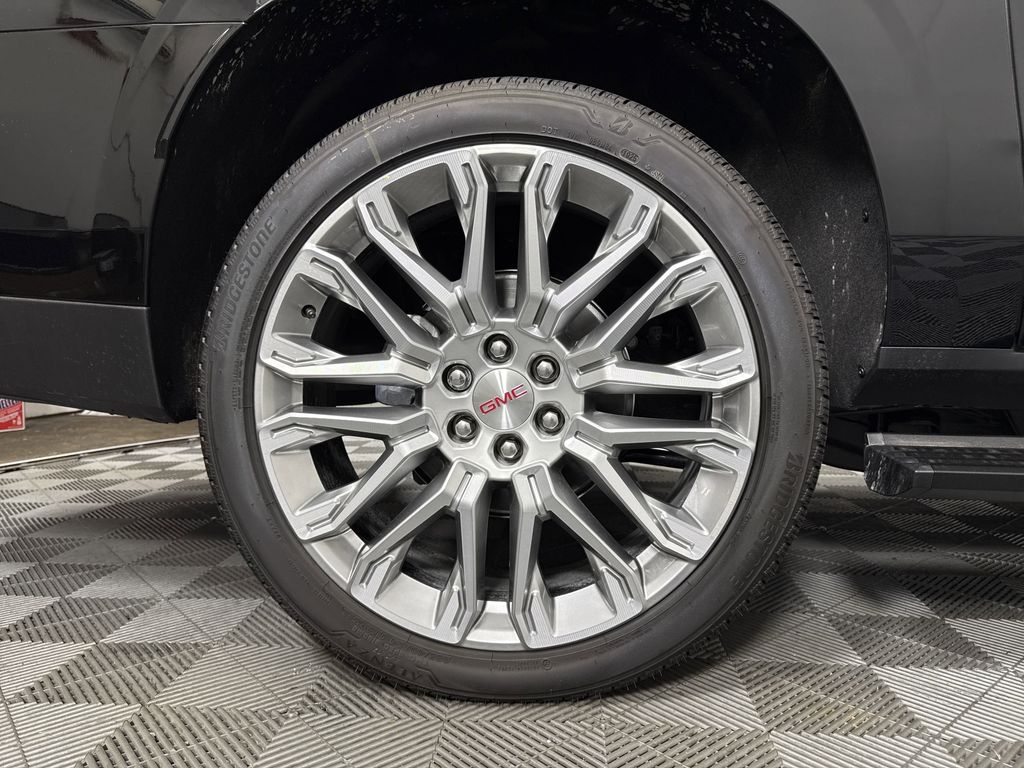 new 2025 GMC Yukon XL car, priced at $97,086