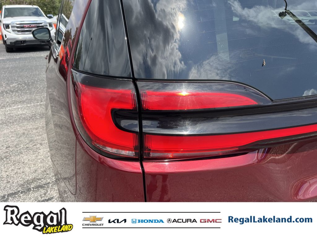 used 2023 Chrysler Pacifica car, priced at $21,294