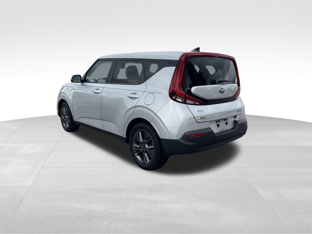 used 2021 Kia Soul car, priced at $13,991