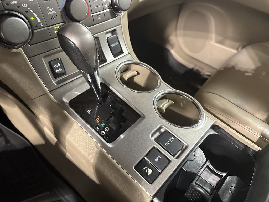 used 2013 Toyota Highlander car, priced at $14,992