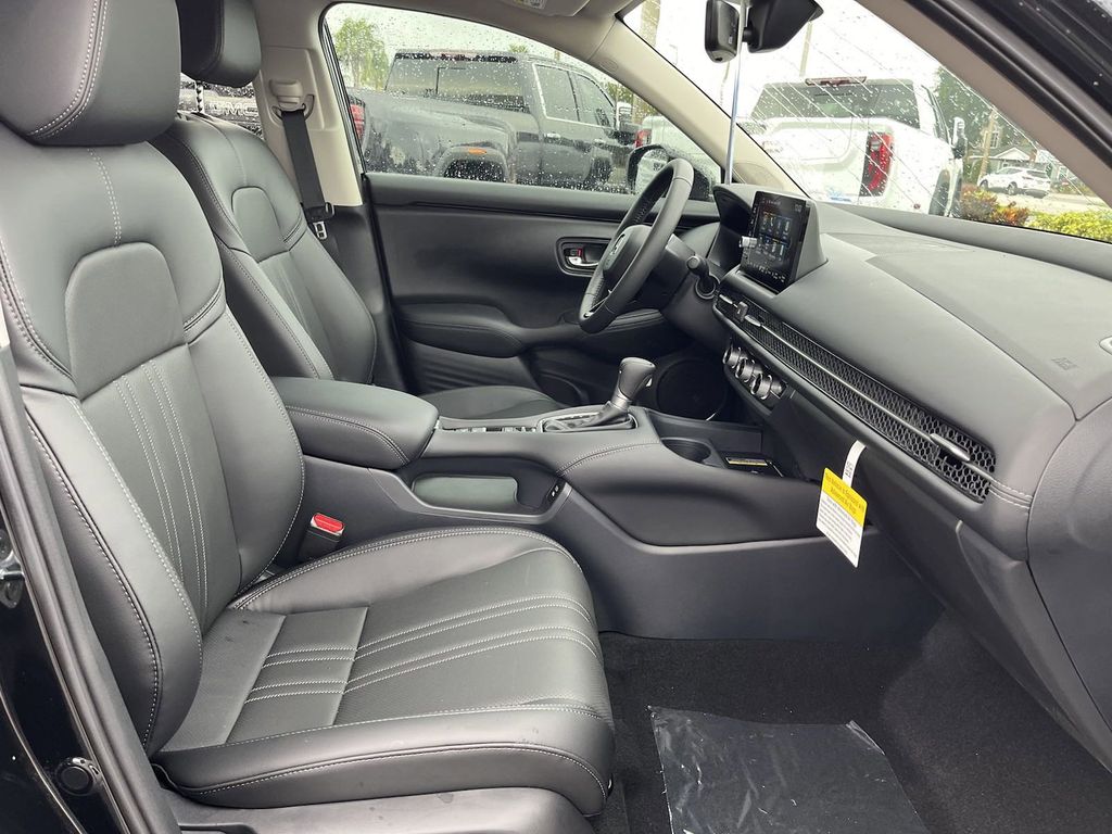 new 2025 Honda HR-V car, priced at $28,320