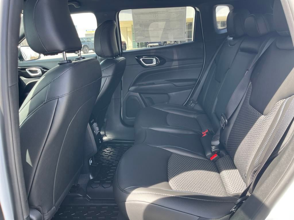 new 2025 Jeep Compass car, priced at $28,990