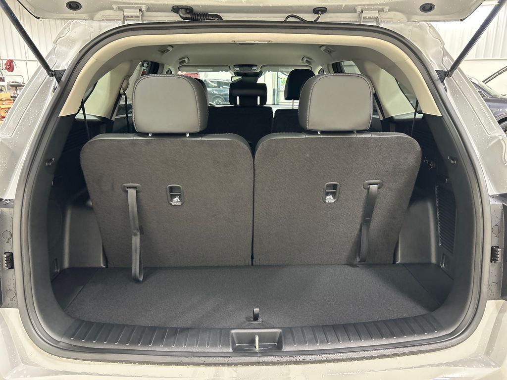 new 2025 Kia Sorento car, priced at $35,985