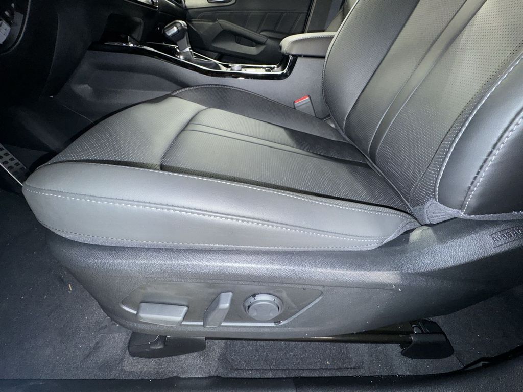 new 2025 Kia Sorento car, priced at $45,775