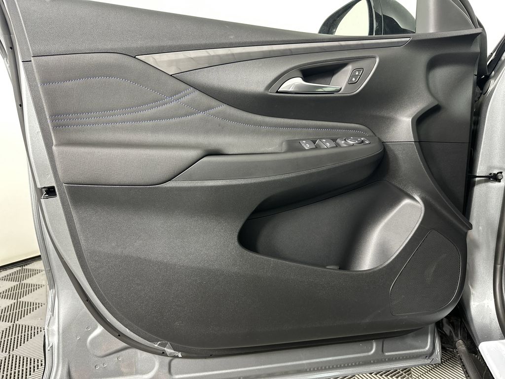 new 2025 Buick Envista car, priced at $28,080