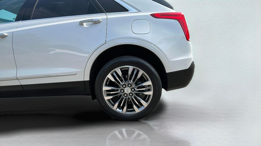 used 2017 Cadillac XT5 car, priced at $22,600