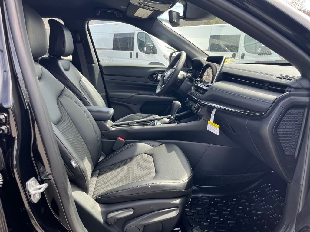new 2025 Jeep Compass car, priced at $28,990
