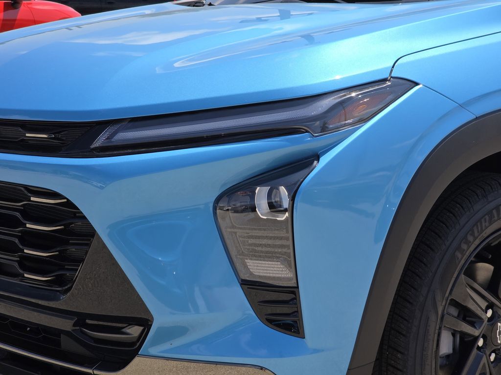 new 2025 Chevrolet Trax car, priced at $27,612