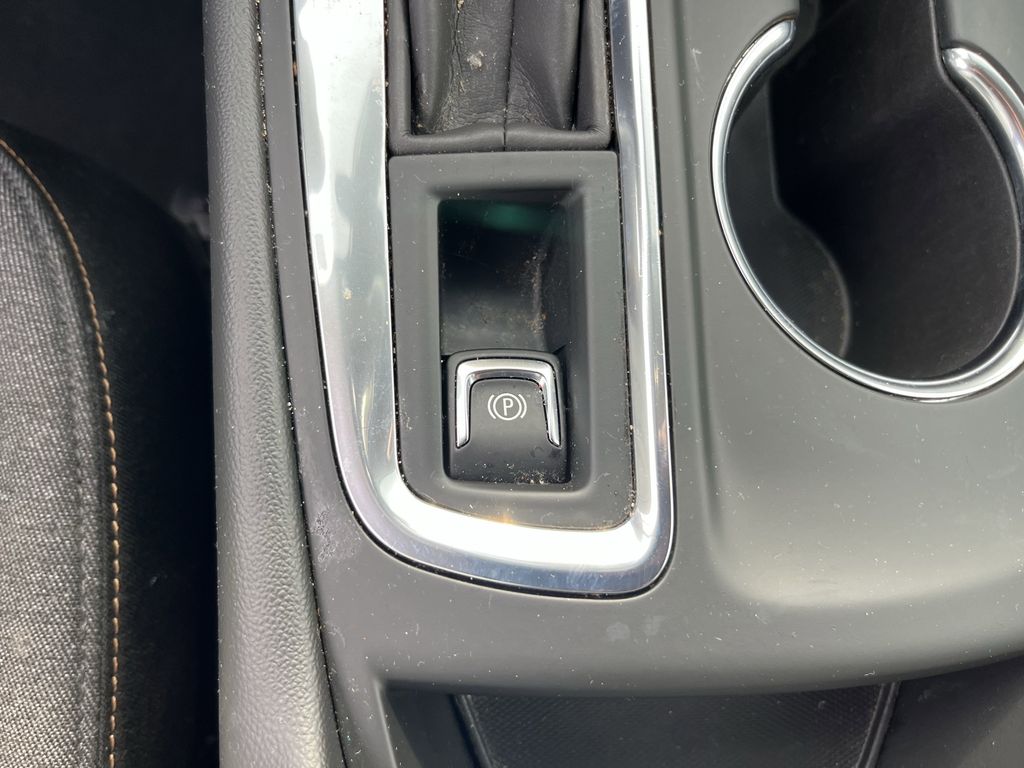 used 2022 Chevrolet Equinox car, priced at $20,991