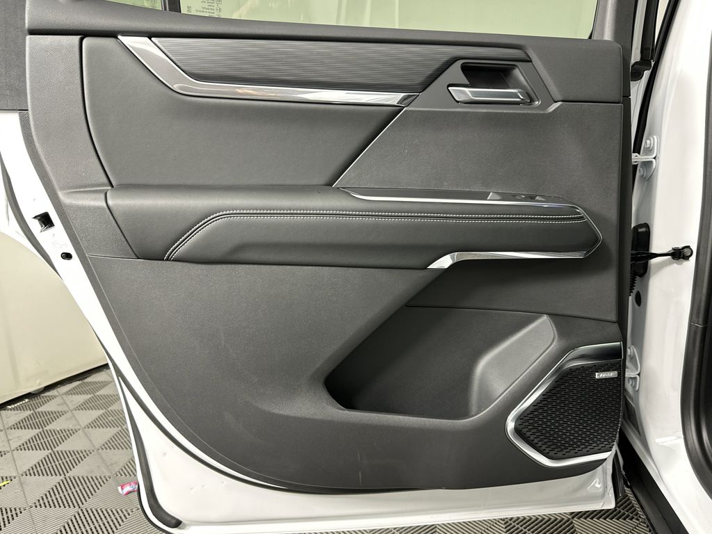 new 2025 GMC Acadia car, priced at $50,129