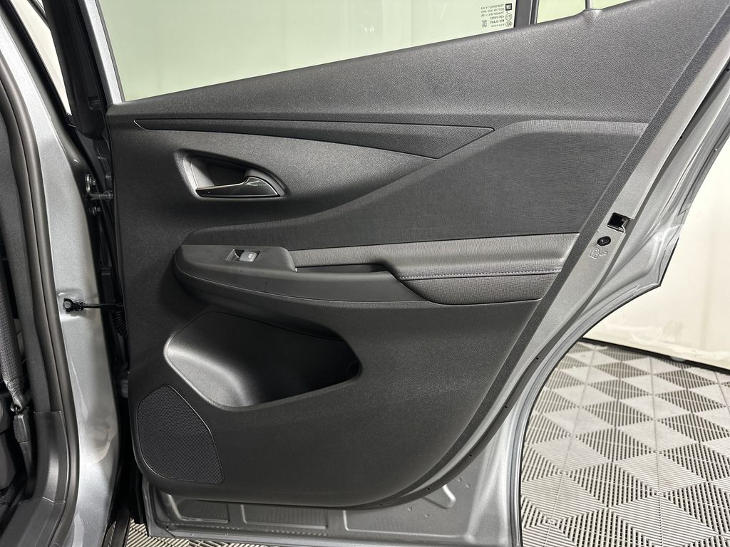 new 2025 Buick Envista car, priced at $28,080