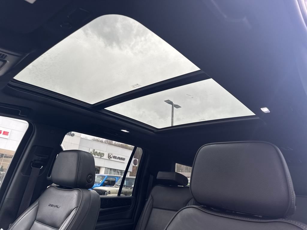 used 2023 GMC Yukon XL car, priced at $63,699