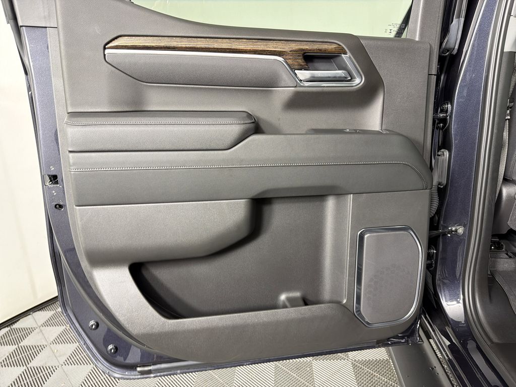 new 2025 GMC Sierra 1500 car, priced at $56,974