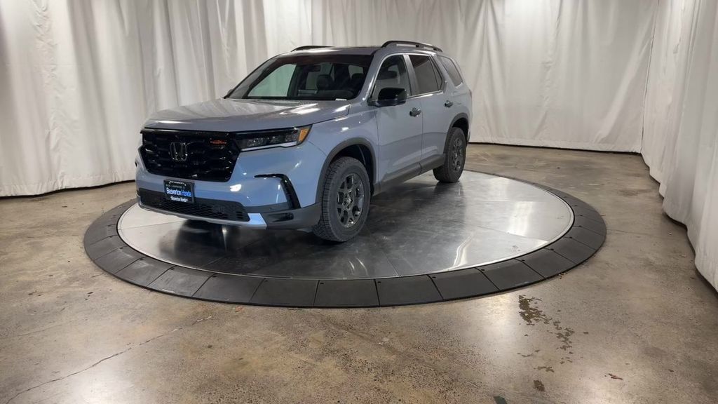 new 2025 Honda Pilot car, priced at $51,305