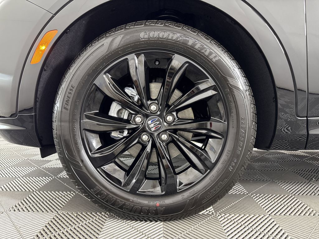 new 2025 Buick Envista car, priced at $29,869