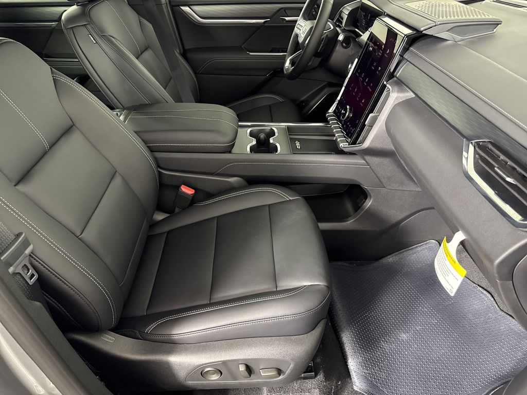 new 2025 GMC Acadia car, priced at $50,325