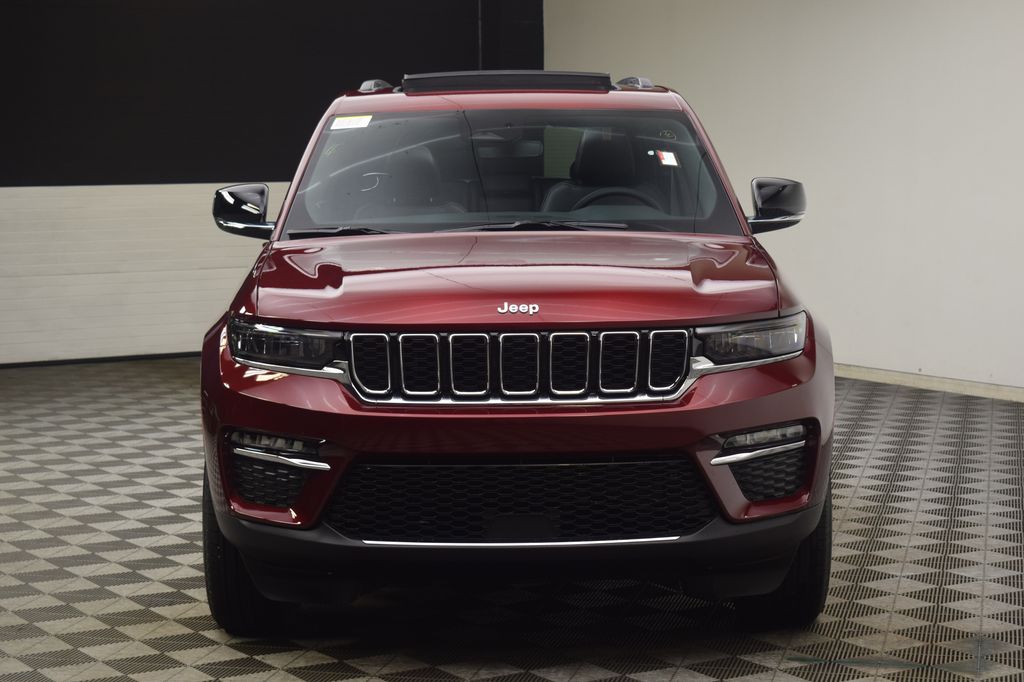 new 2025 Jeep Grand Cherokee car, priced at $45,285